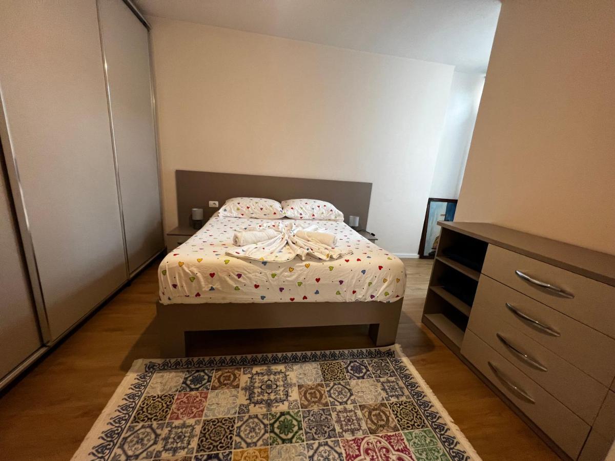 Tirana Main Square Apartment Ngoại thất bức ảnh