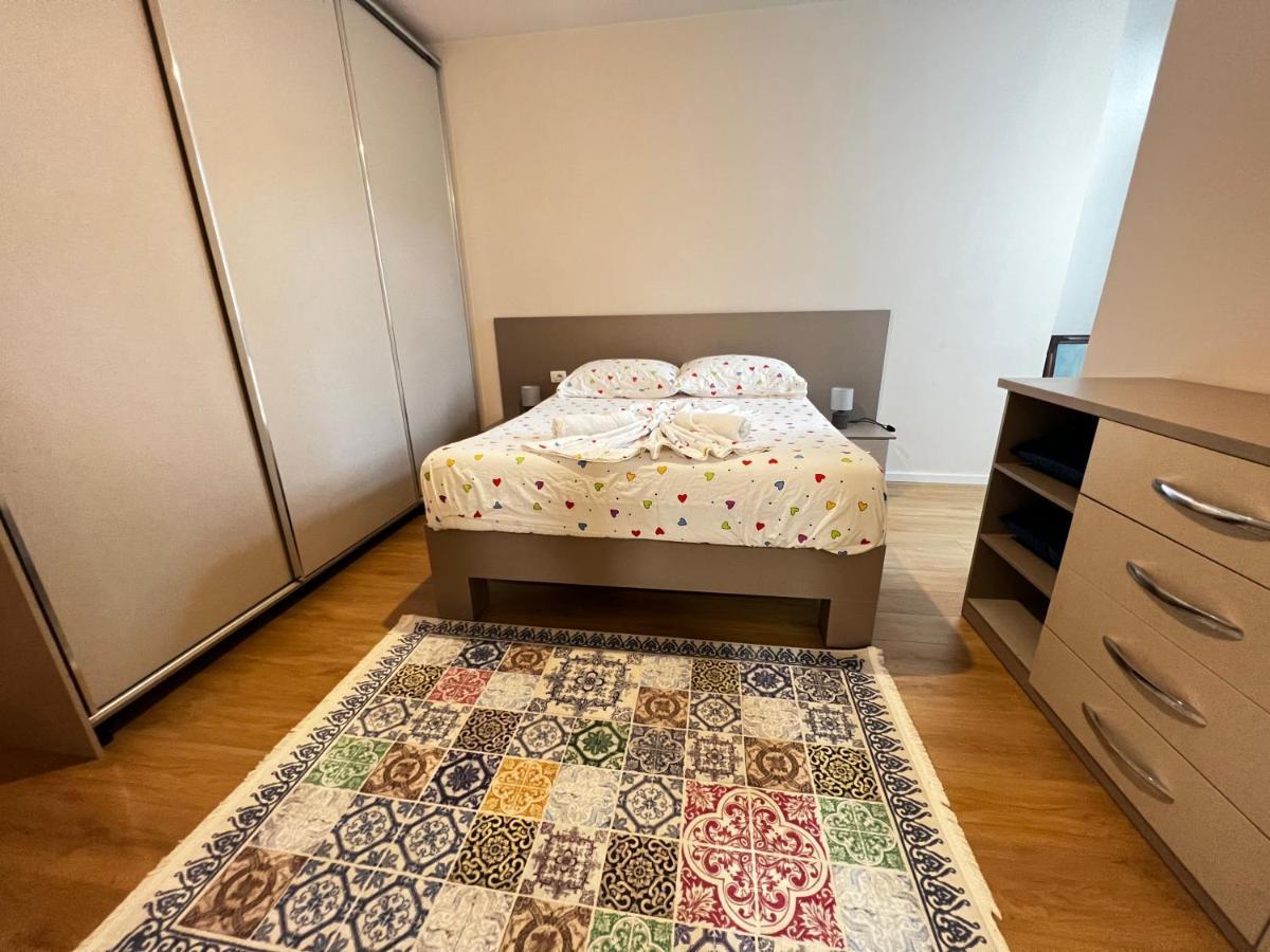 Tirana Main Square Apartment Ngoại thất bức ảnh